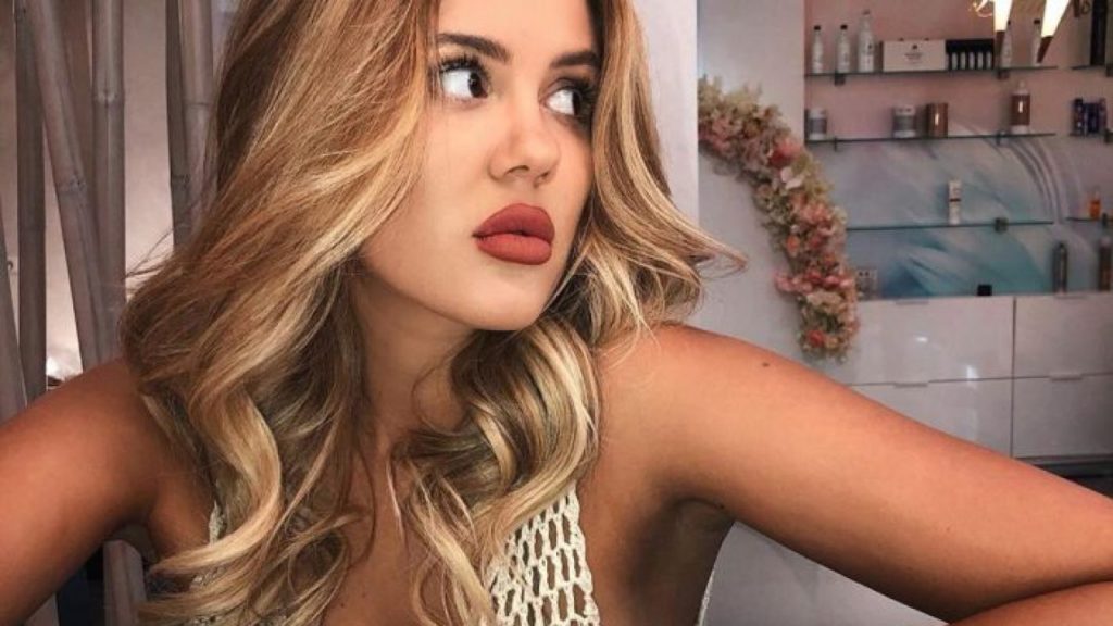 Ce ascunde Emily Burghelea în dressingul ei. Imagini uluitoare din locuința fostei asistente de la Antena 1. Foto