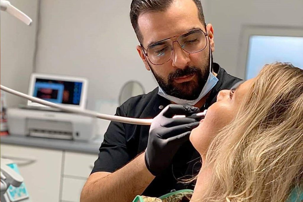 Dezvăluiri în premieră făcute de stomatologul vedetelor. Ce se întâmplă în acest moment în cabinetul lui