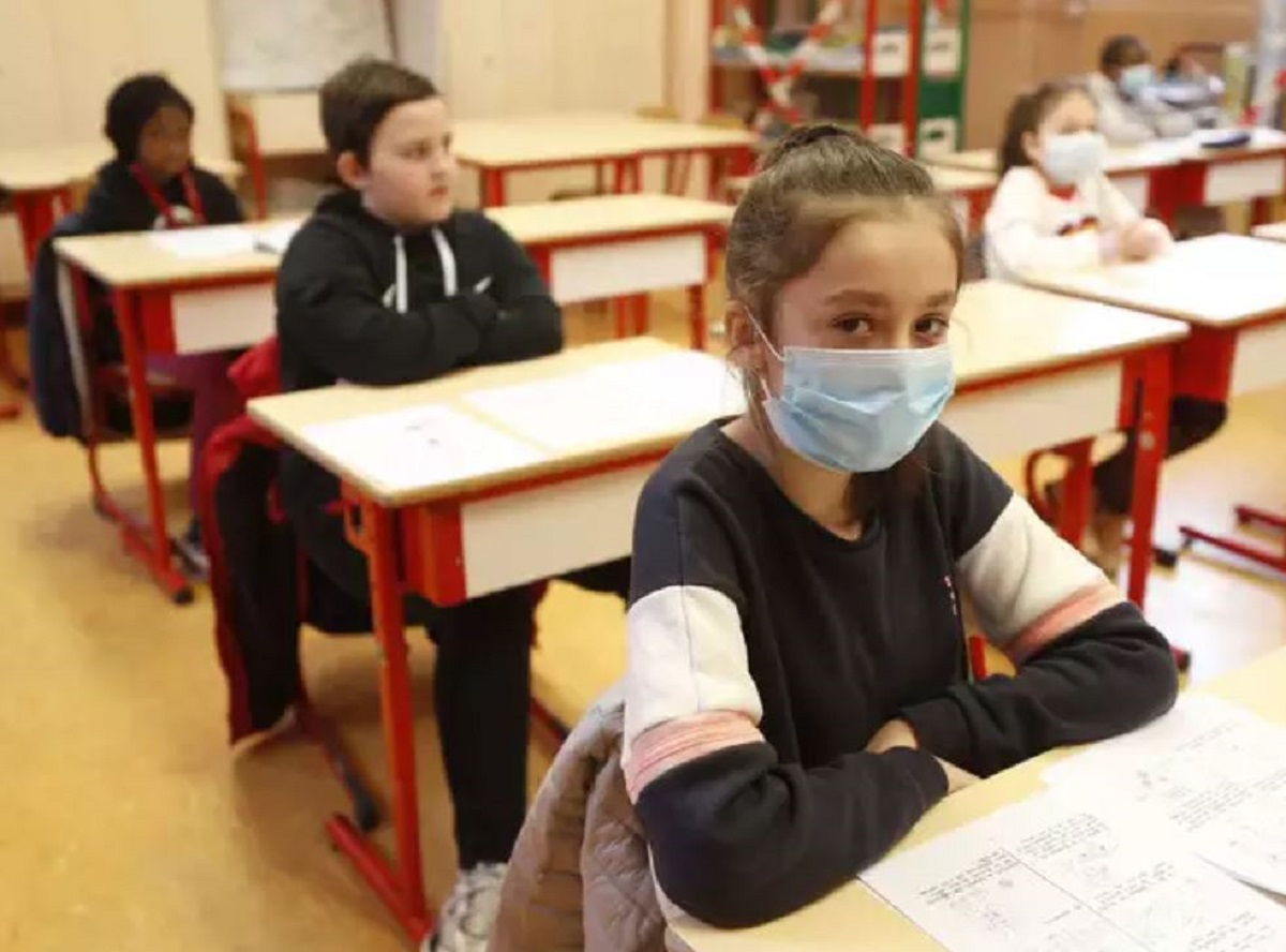 Ministrul Educației a făcut public cel mai probabil scenariu pentru noul an școlar. Ce este, de fapt, învățământul hibrid