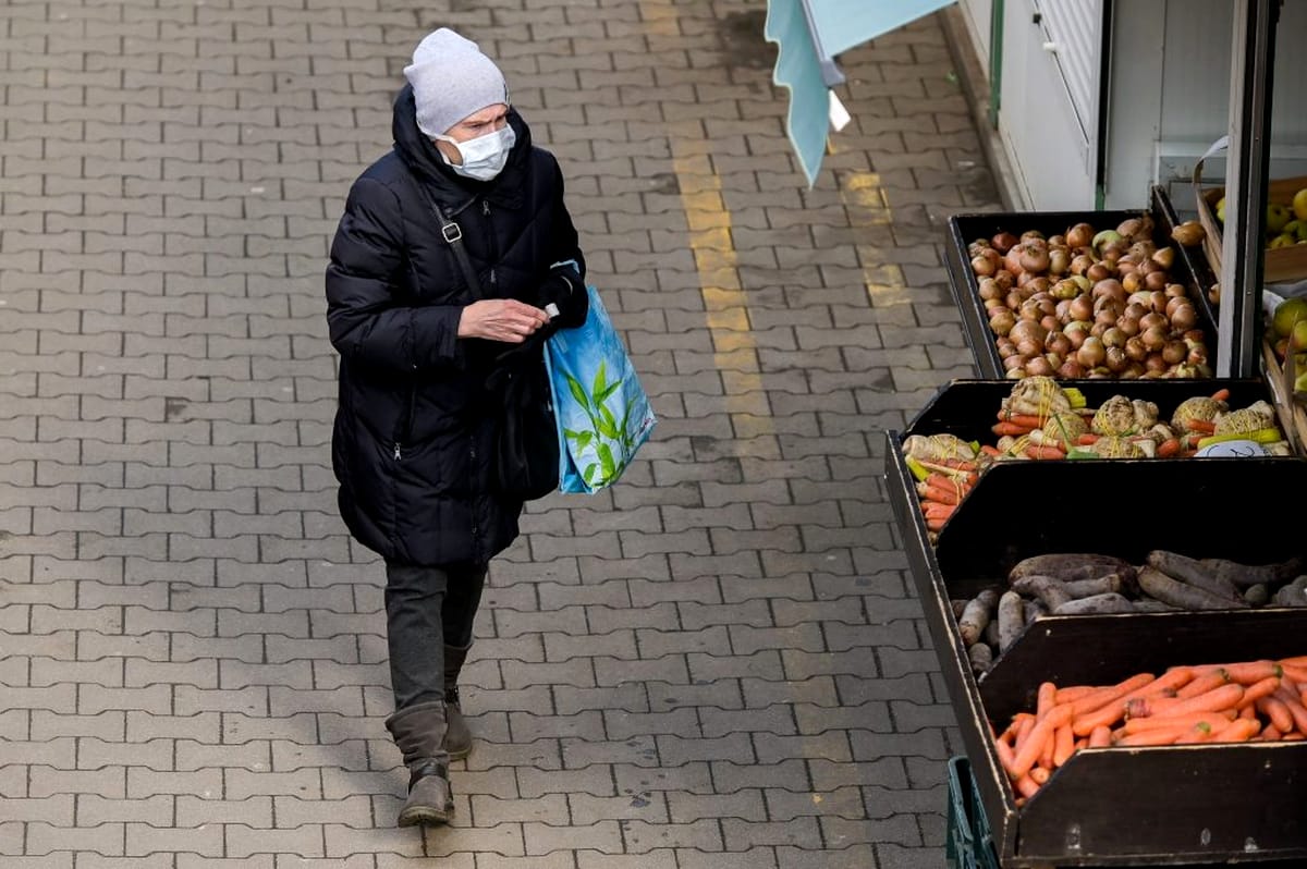 Un nou județ își obligă locuitorii să poarte mască în aer liber. ”Sunt prea multe infectări”