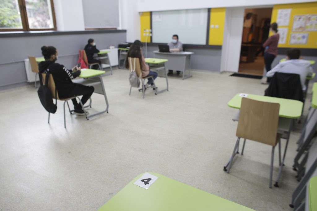 Gafa imensă pe care a făcut-o un elev care a vrut să copieze la BAC. Și dacă nu era prins, tot pica examenul