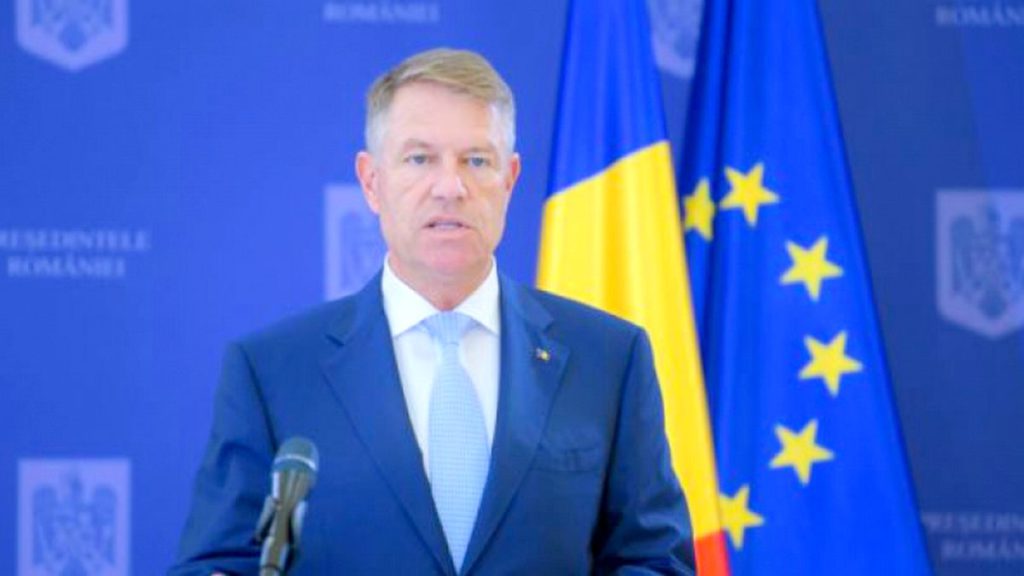 Cine are dreptul să primească gratuit măști de protecție. Klaus Iohannis a promulgat legea