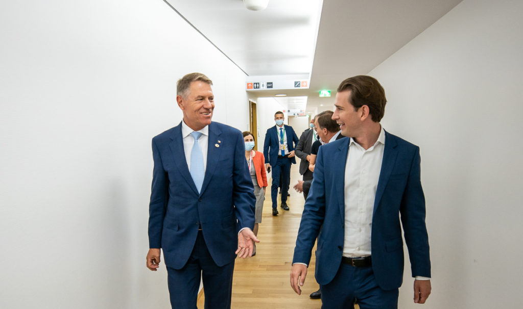 Klaus Iohannis, alături de Sebastian Kurz, cancelarul Austriei. 