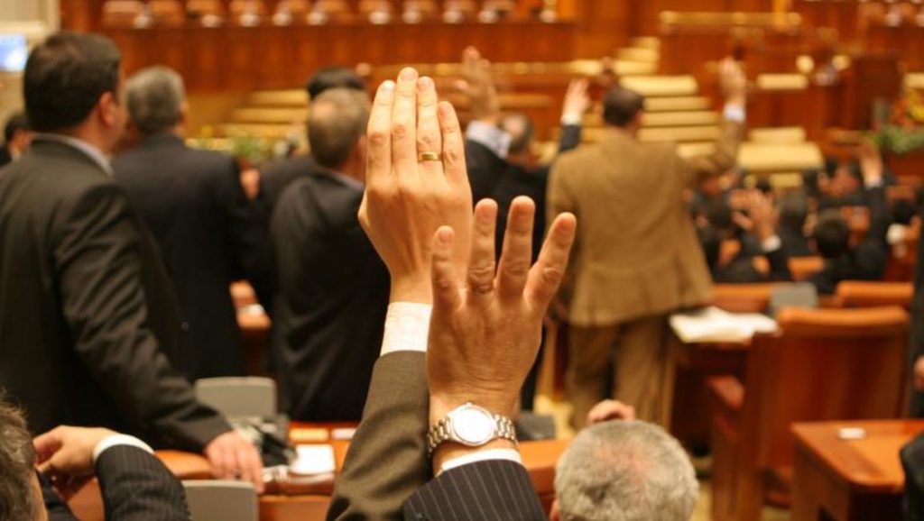 Pentru cine s-a inventat expresia ”traseist politic” în România. ”Când ajungea în alt partid, cerea o mașină mai frumoasă”