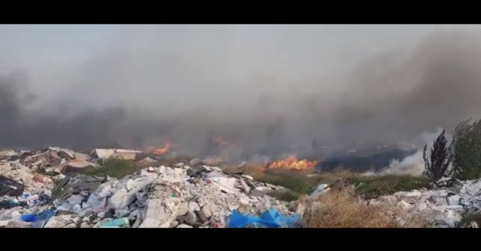 Incendiu de vegetație în Capitală! 8 autospeciale de stingere au intervenit. Ce se întâmplă acum la fața locului