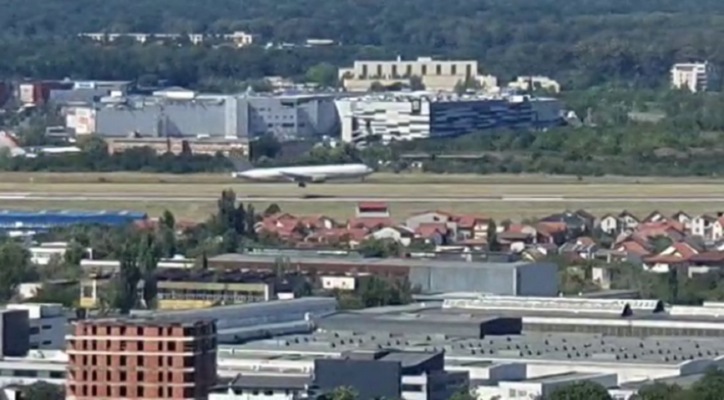 Ultimă oră! Incident grav pe aeroportul Băneasa! Ce se întâmplă cu pasagerii, după ce avionul în care se aflau a suferit avarii