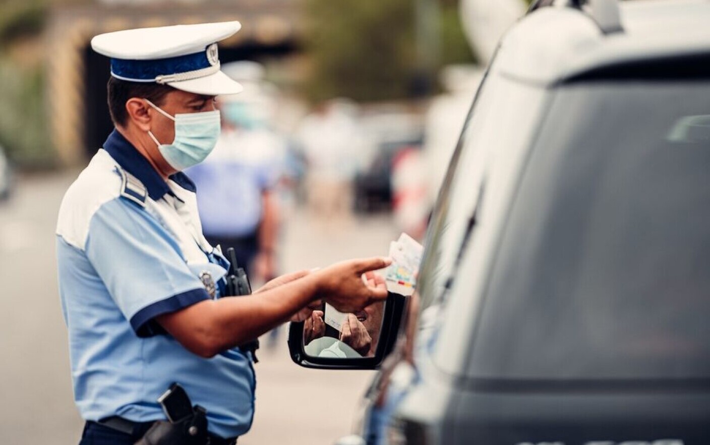 Polițiștii pot verifica polița RCA și de pe telefon