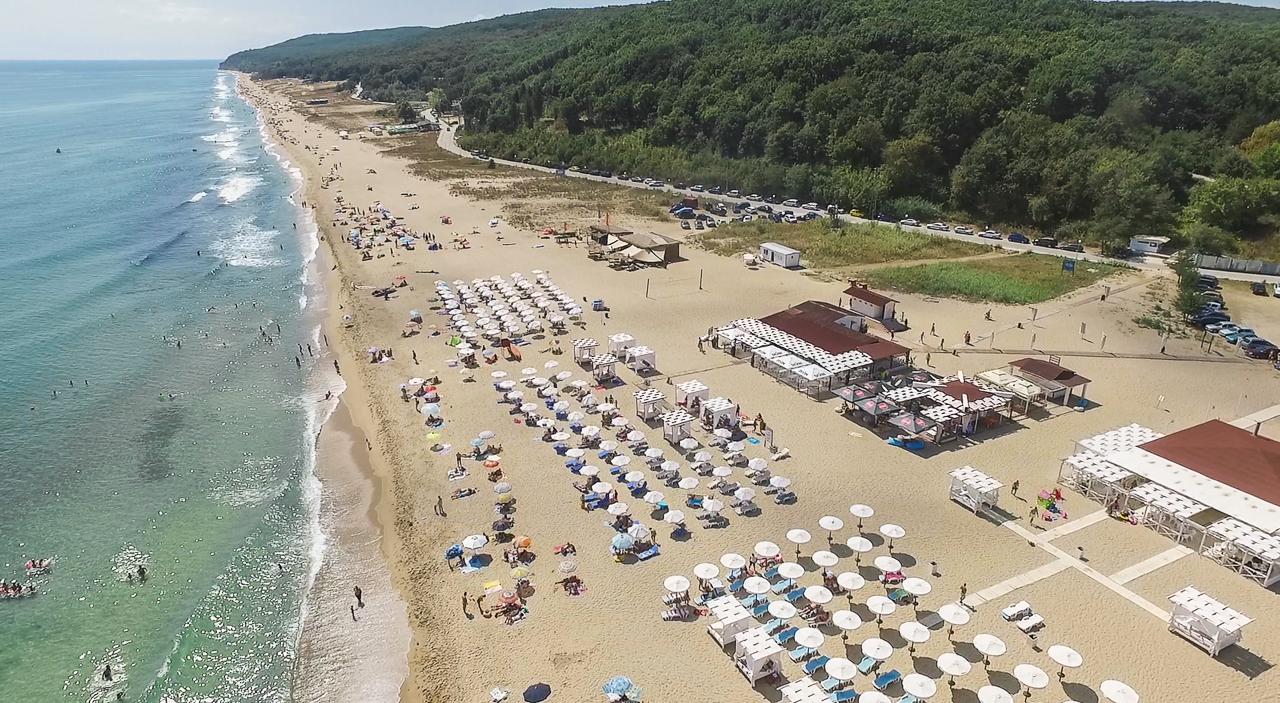 Cât au scăzut, de fapt, prețurile pe litoralul din Bulgaria față de anul trecut. Românii sunt pe locul 1 în topul turiștilor aici