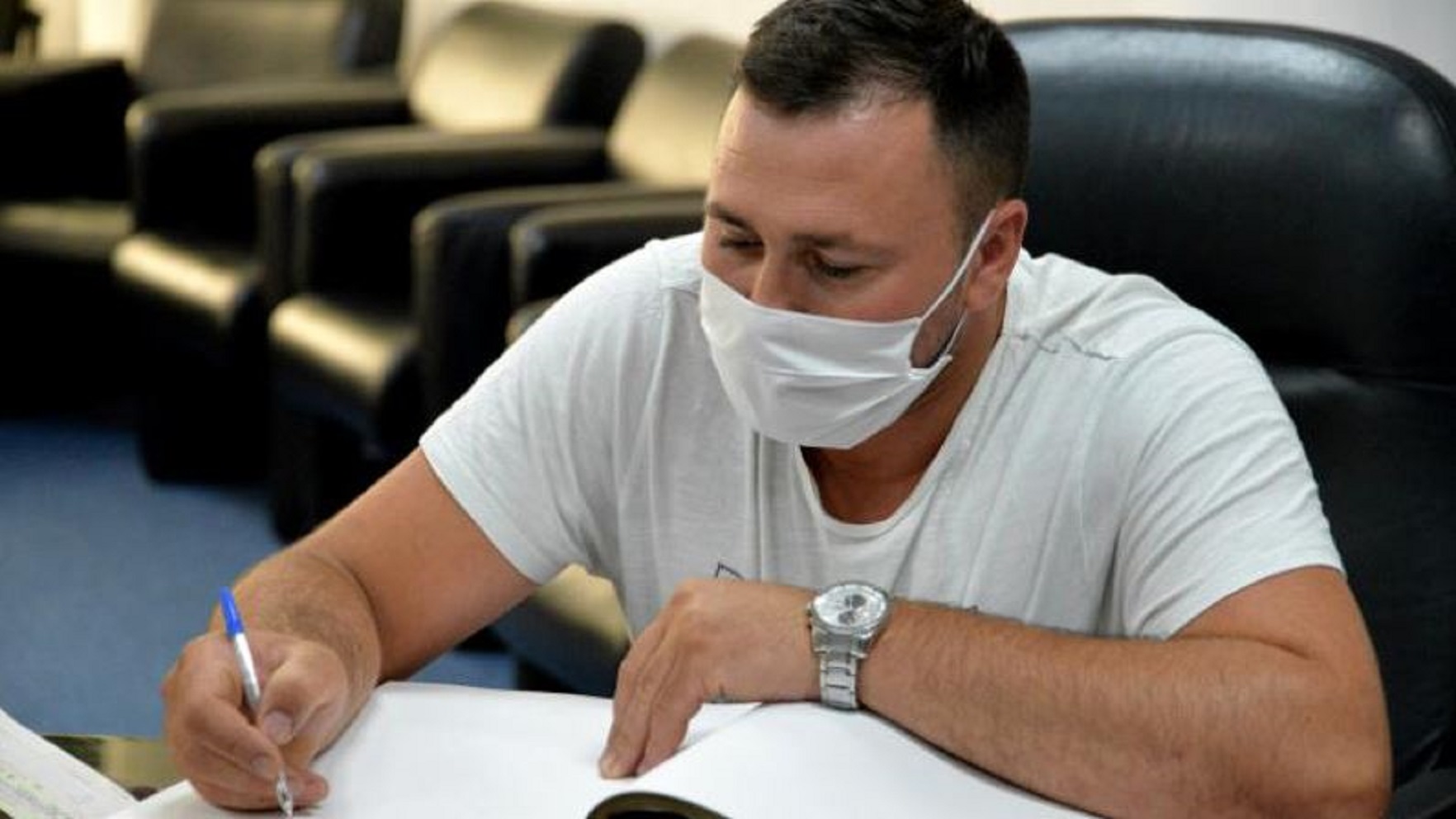 Castigatorul marelui premiu 6 din 49 și-a ridicat banii. A castigat 695.000 de euro