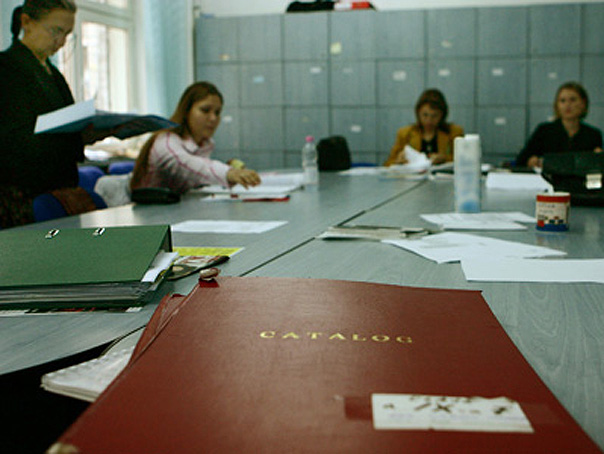 Cine sunt romanii care ar putea primi sporuri de 2000 de lei la salariu