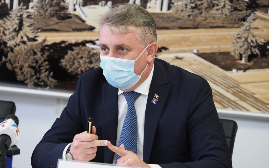 Greșeala majoră pe care a făcut-o ministrul Transporturilor în trafic, înainte de accident. Momentul a fost surprins de camera video