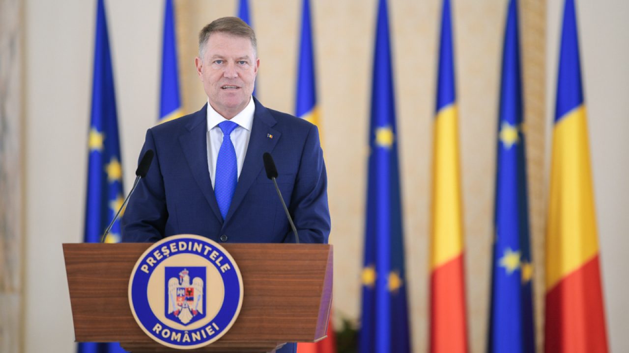 PSD susține că pensiile au fost tăiate, iar Klaus Iohannis spune că acest lucru este o ”nesimțire”