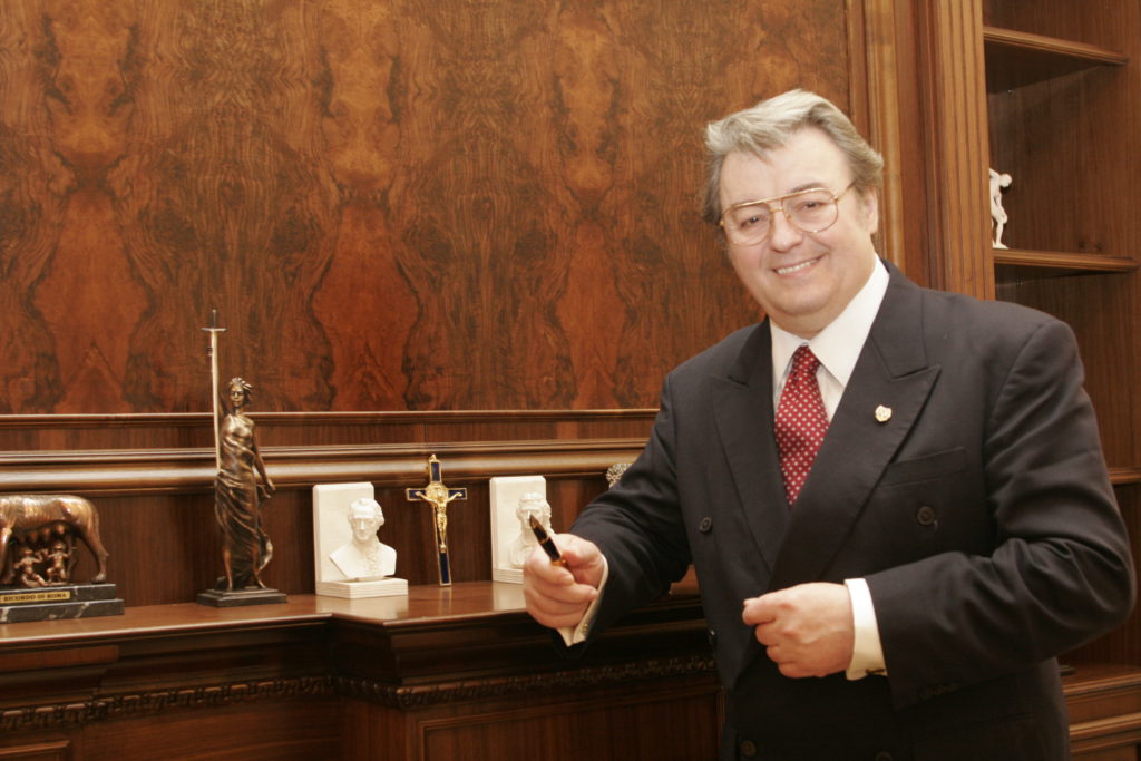 Soția lui Corneliu Vadim Tudor, mărturisiri sfâșietoare la 5 de ani de la moartea acestuia. Cumplit prin ce a trecut familia politicianului în tot acest timp