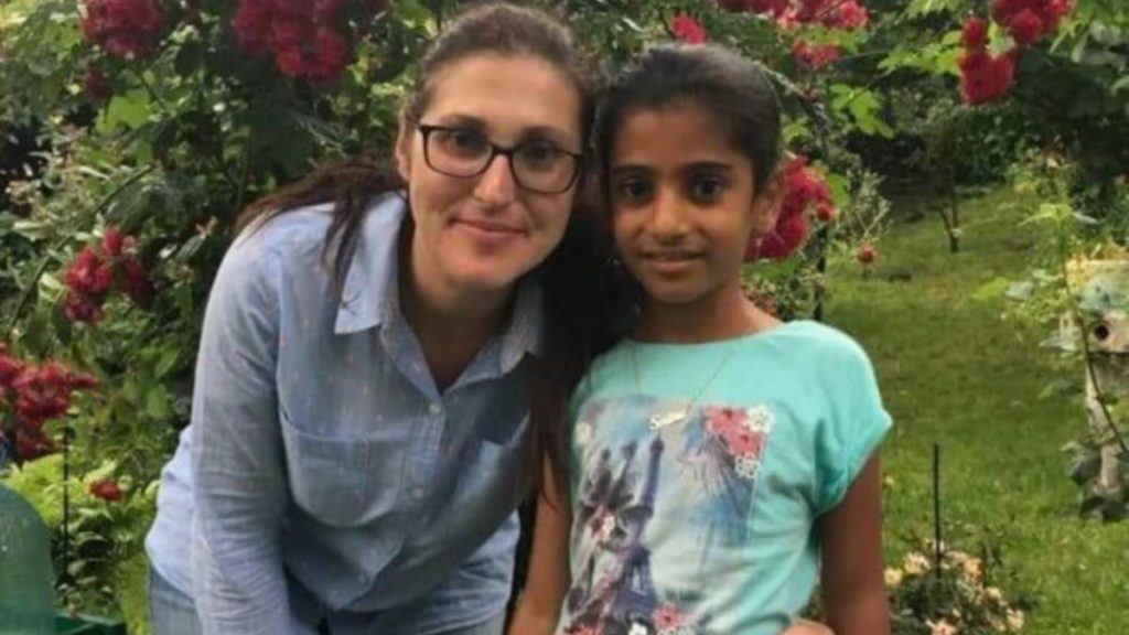 Sorina, fetița adoptată în America, e traumatizată de România. Refuză până și acest lucru simplu