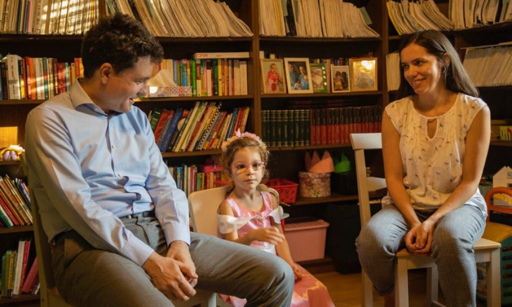 Soția lui Nicușor Dan a povestit cum a fost cucerită de noul edil al Capitalei. Gestul a fost extrem de romantic