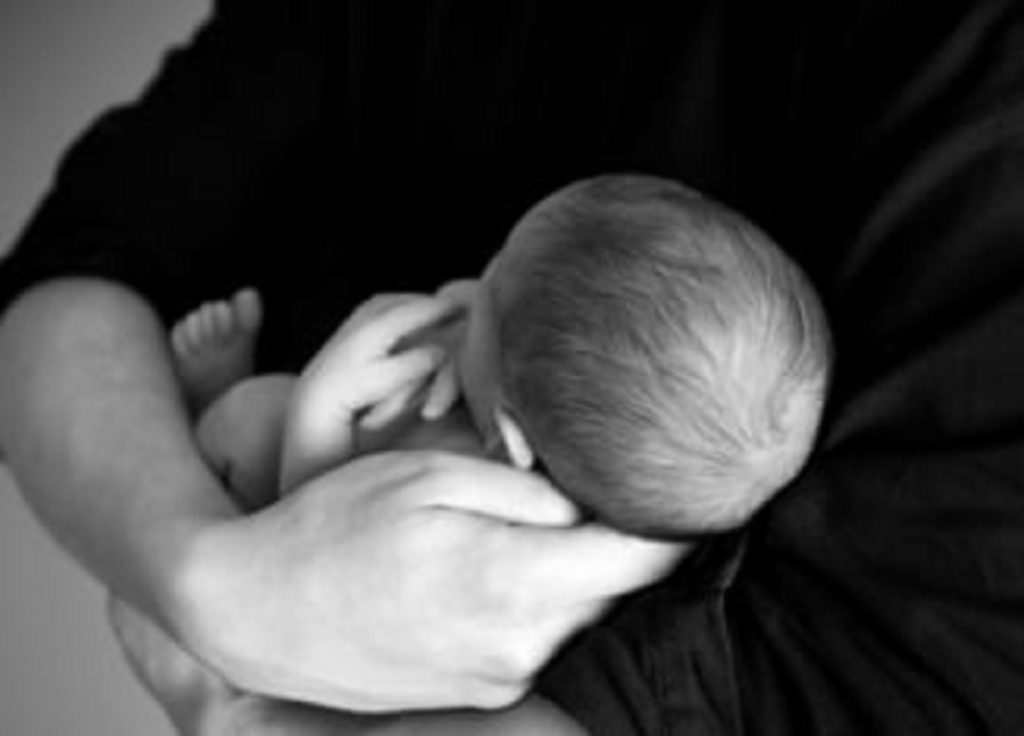 Caz cutremurător în Maramureș. Un bebeluș a fost opărit cu suc de roşii. În se stare se află micuțul acum