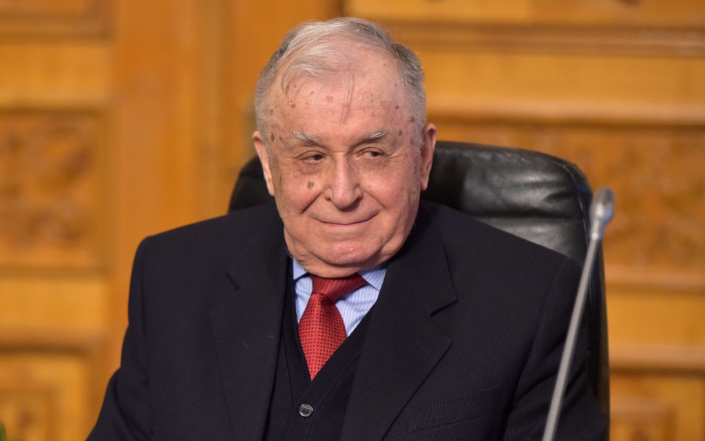 EXCLUSIV. Un ofițer SPP rupe tăcerea despre cel mai greu păzit președinte din istoria României postdecembriste. La ce chinuri îi supunea pe cei care trebuiau să îl păzească inclusiv cu prețul vieții