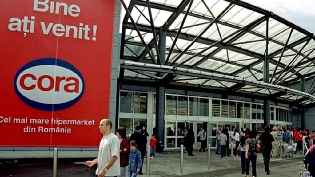 Salarii la Cora – cât câștigă un lucrător comercial, un casier și un șef de raion