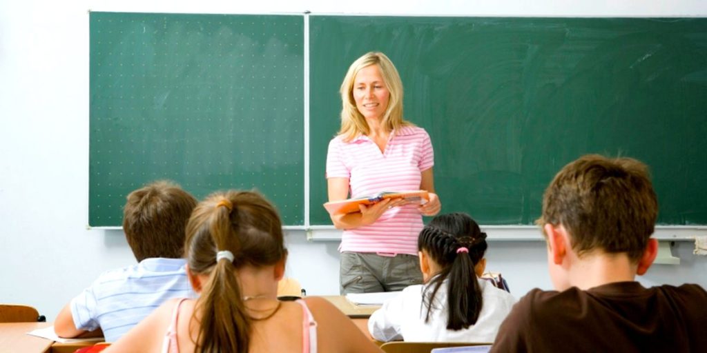 Ce trebuie să facă profesorii în noul an școlar. Ghidul redactat de Ministerul Educației