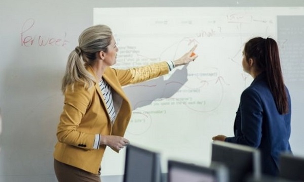 Ce trebuie să facă profesorii în noul an școlar. Ghidul redactat de Ministerul Educației