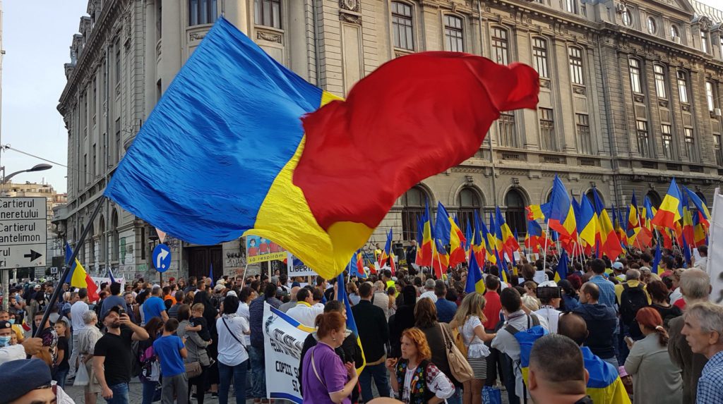 Ce nu s-a văzut la TV la mitingul anti-mască din București. ”Luptăm împotriva leninismului chinezesc”. Reportaj Impact.ro