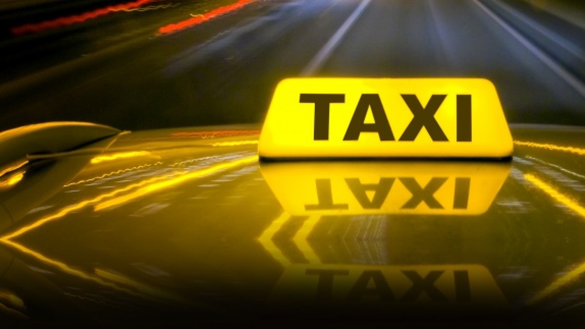 Ce au găsit polițiștii după ce i-au controlat pe taximetriștii din zona aeroporturilor din România. Nu se așteptau chiar la așa ceva