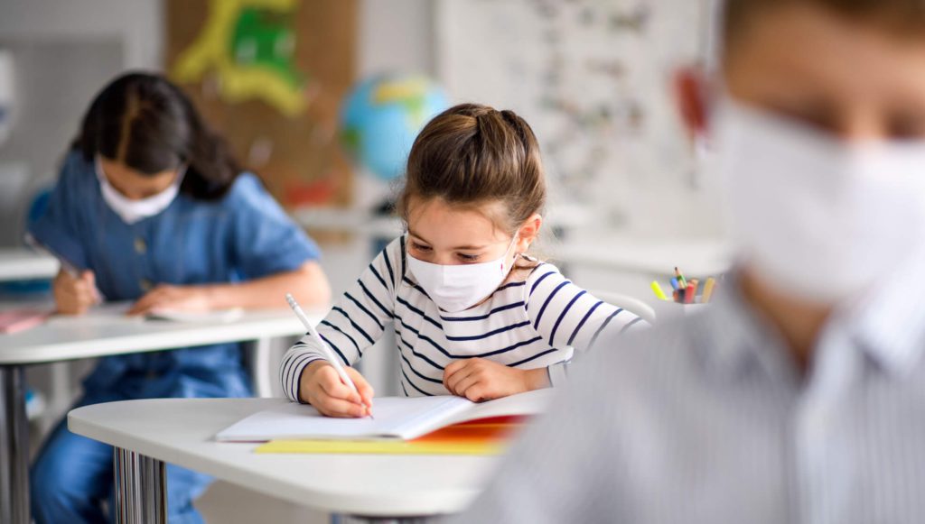 Motivul pentru care școlile s-ar putea deschide de-abia în octombrie în România. Anunțul lui Ludovic Orban