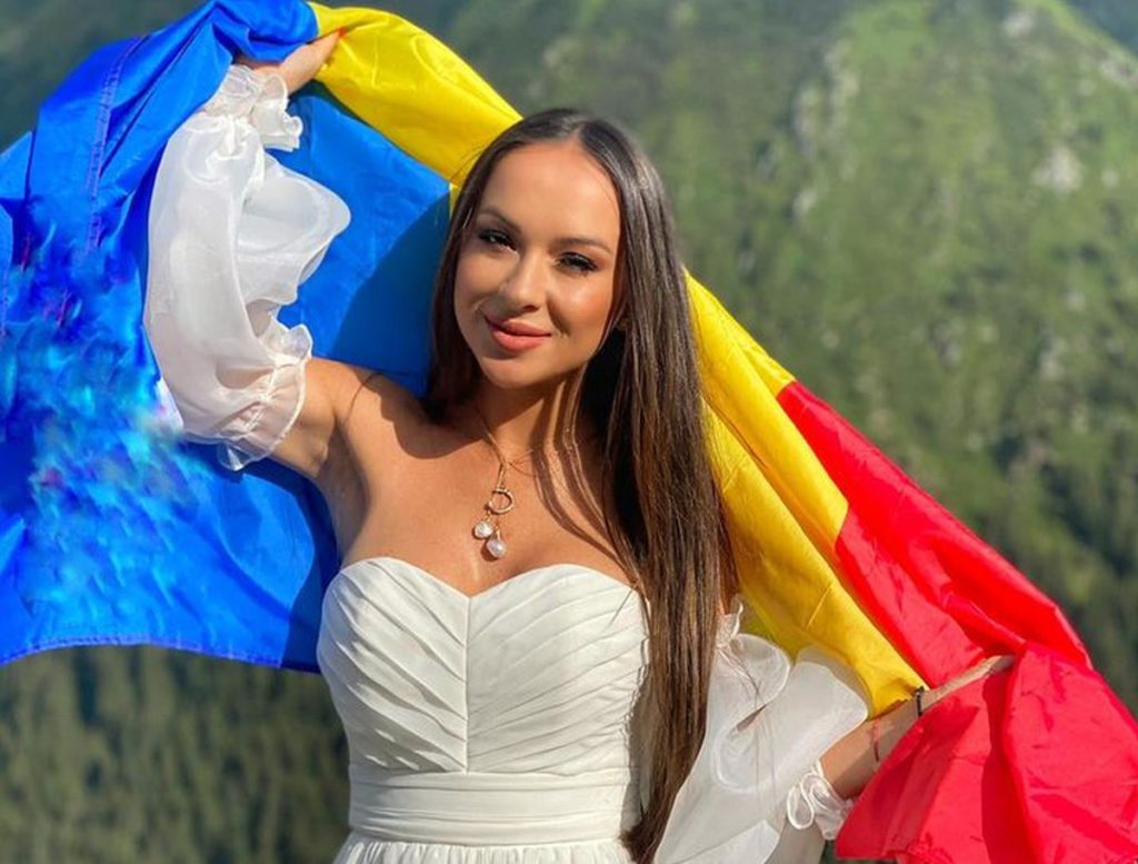 Vlăduța Lupău este în culmea fericirii. Vine copilul, este oficial