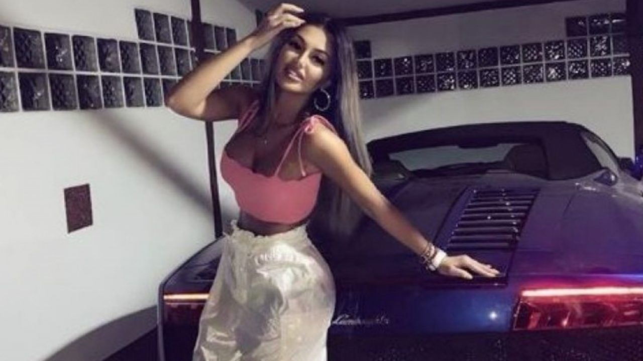 Gina Alexandra, nora lui Liviu Dragnea, are mai multe amenzi de circulație la activ