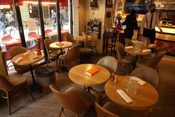 Este oficial! Se închid restaurantele, cafenelele, cinematografele, teatrele şi sălile de spectacol din București. Ce au zis oficialii