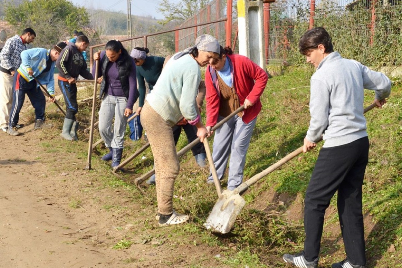 Ajutorul social creste cu 700 de lei