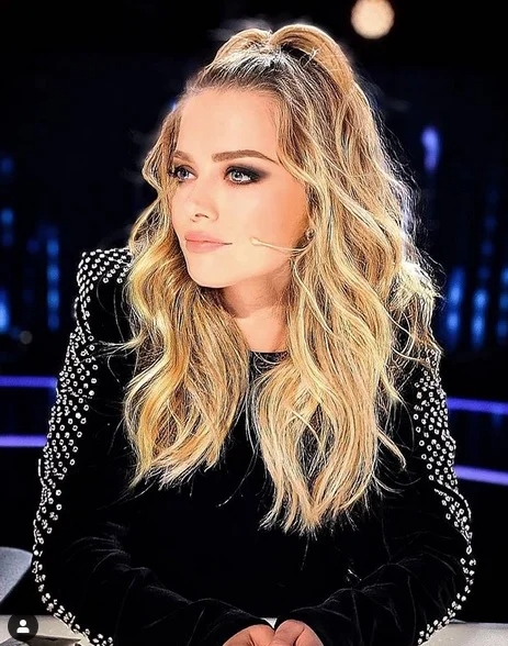 Prima imagine cu Alexandra Dinu, în calitate de jurat al show-ului Românii au Talent