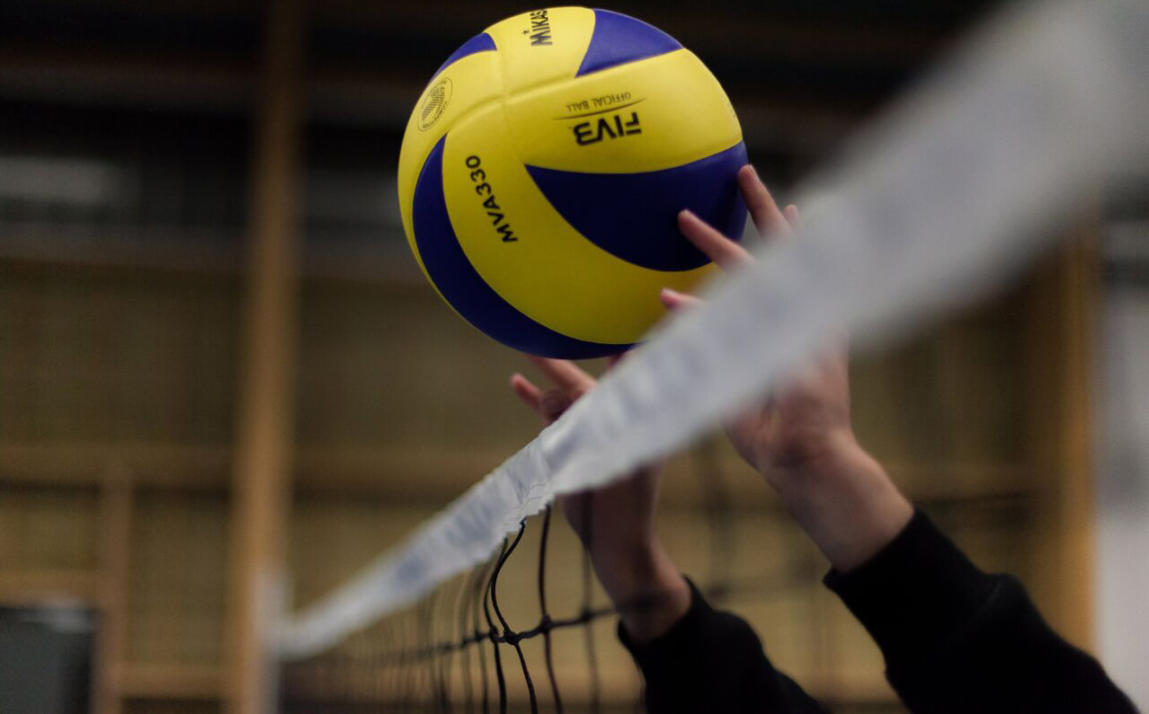 Un antrenor de volei din Medgidia a fost arestat pentru pornografie infantilă și șantaj
