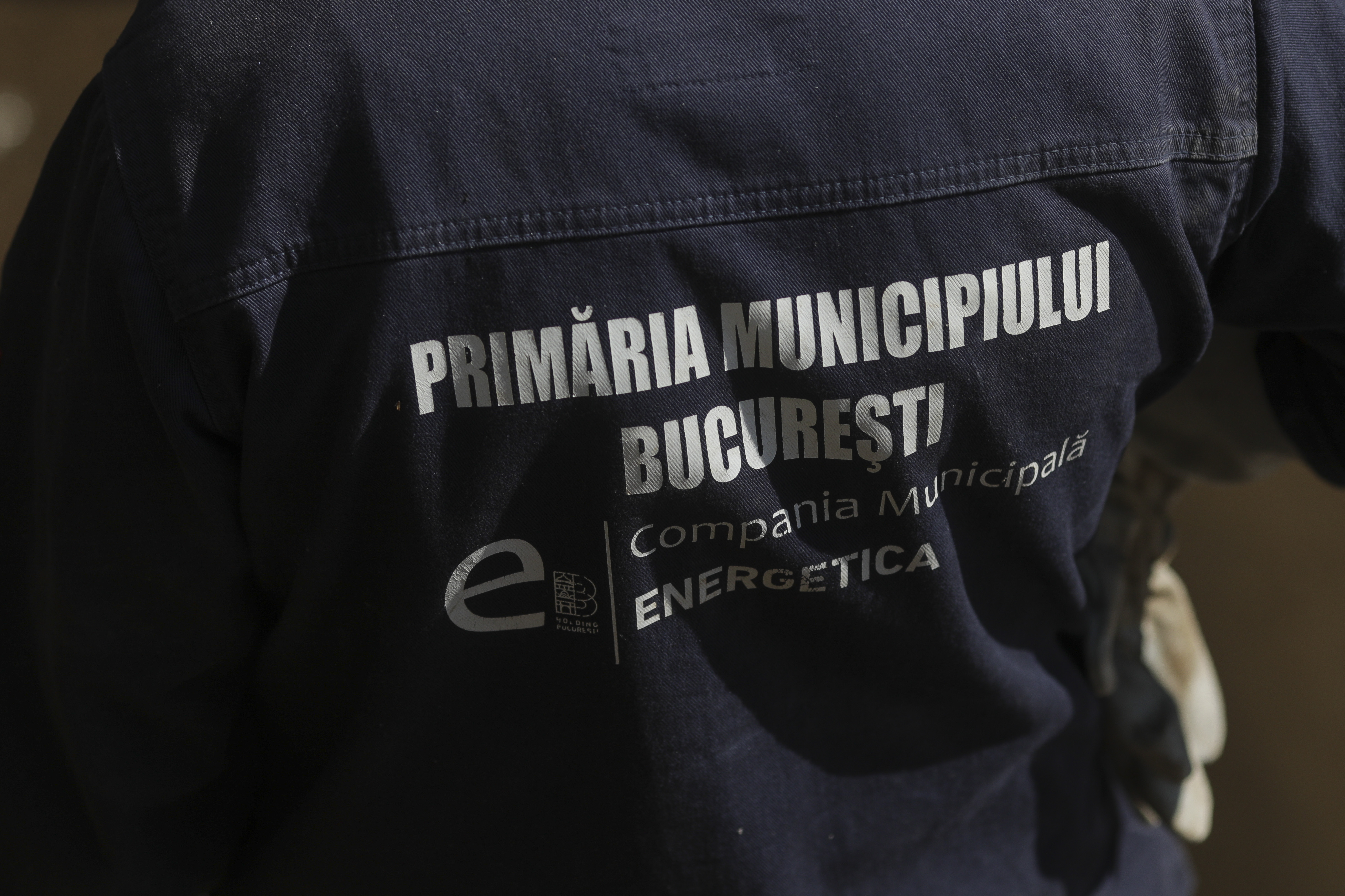 În numeroase zone ale Capitalei se execută lucrări la rețeaua de termoficare foto - Inquam