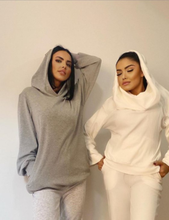 Lavinia Pârva și Andreea Mantea colaborează într-un proiect pentru un magazin online de haine foto - Instagram