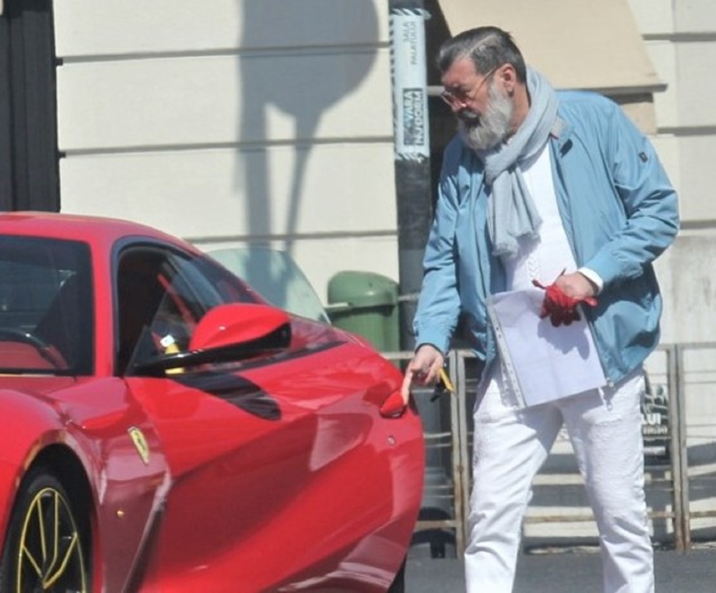 Miliardarul Dan Nicorescu, jefuit în propria sa casă