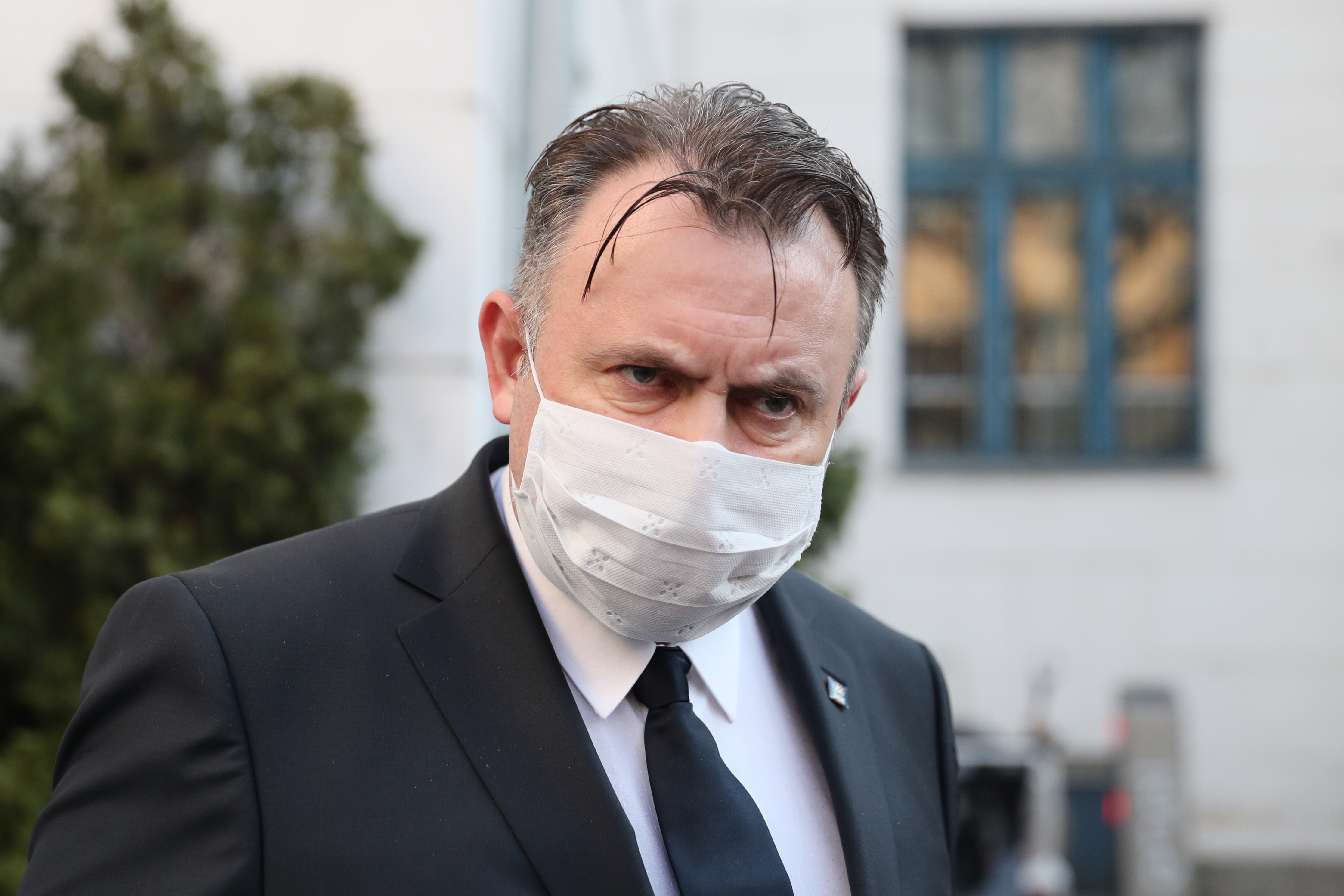 Ministrul Sănătății, Nelu Tătaru a vorbit despre ordonanța de urgență care îi vizează pe românii infectați cu Covid-19, având forme ușoare și medii