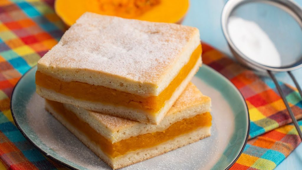 Rețete de plăcinte de dovleac din toate colțurile țării. Cum gătesc gospodinele acest deliciu al toamnei