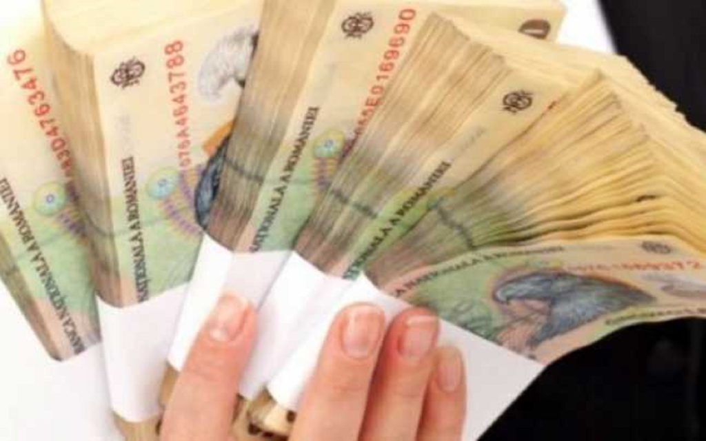 Românii care vor câștiga 13.000 de lei pe lună. Unde lucrează aceștia, în București