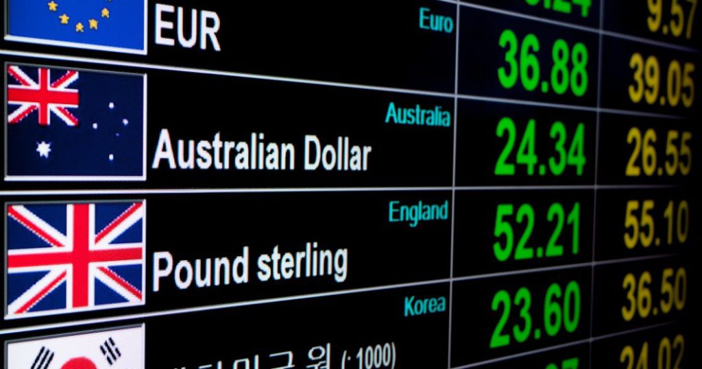 Curs valutar BNR joi, 22 octombrie. Cât costă azi un euro și un dolar