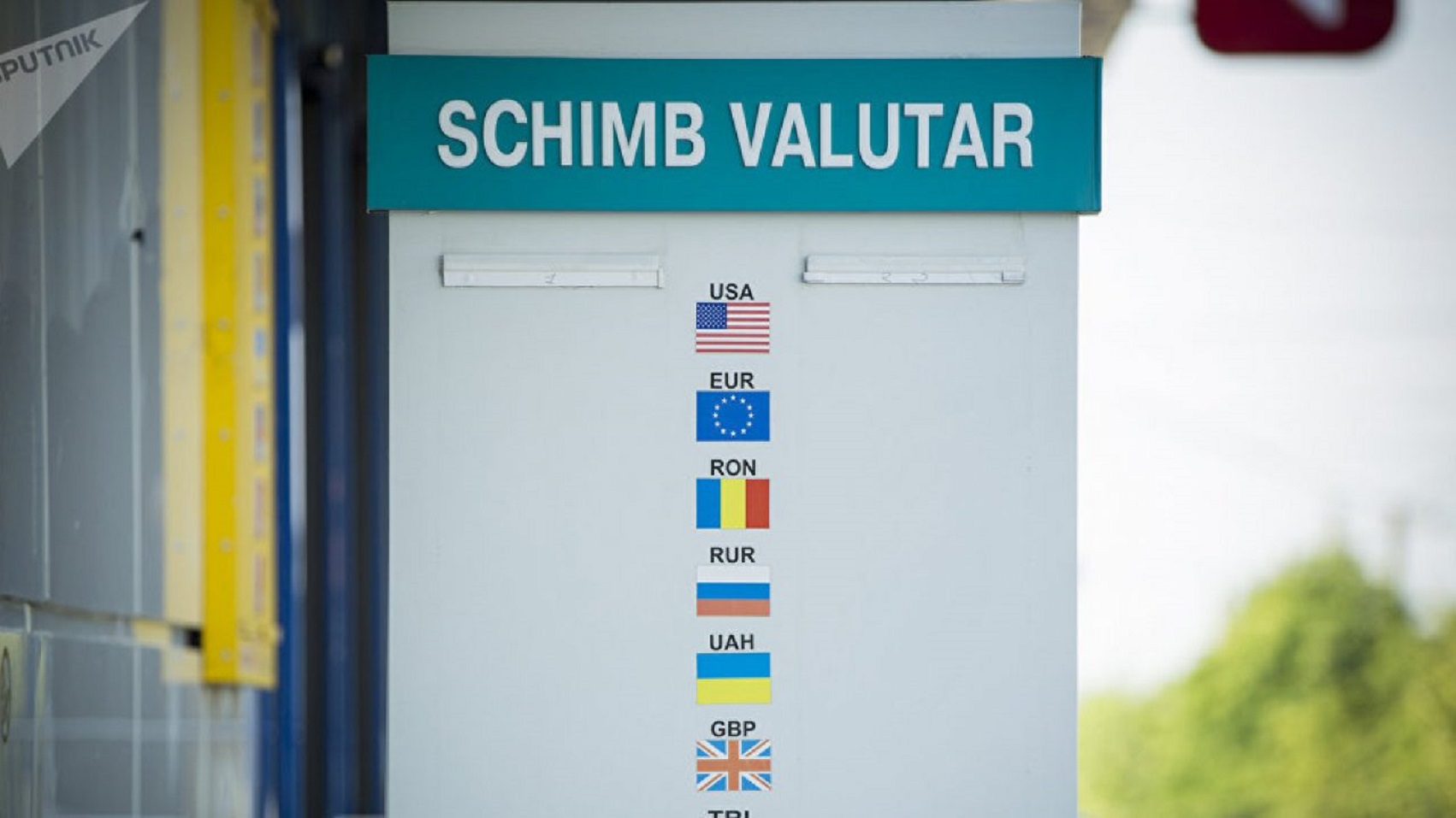 La ce valori ajung euro si dolarul vineri, 30 octombrie 2020