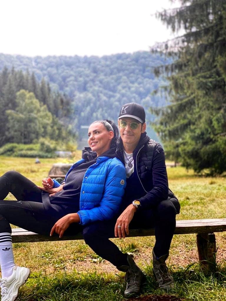 Lavinia Parva si Stefan Banica traiesc o frumoasa poveste de dragoste de multi ani. Cei doi sunt casatoriti si au un fiu, Alexandru