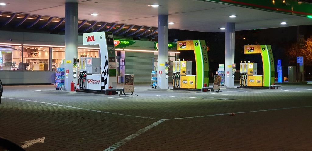 Criza generată de zvonurile privind prețul carburanților: Experții în energie anunță ce urmează
