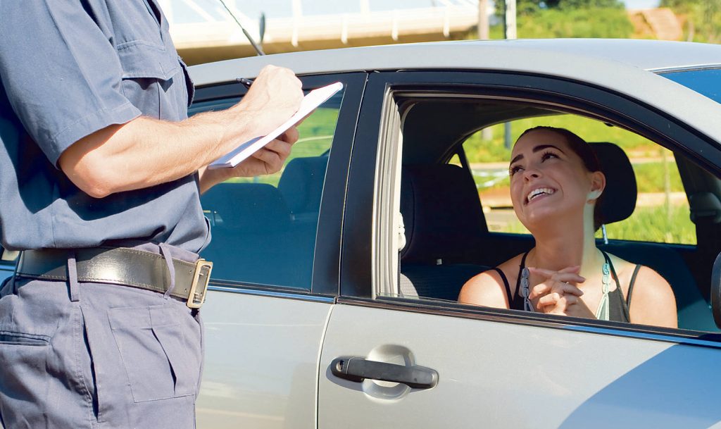 Greșeala pe care o fac șoferii la volan și te lasă fără 435 de lei în buzunar. Poliția nu iartă