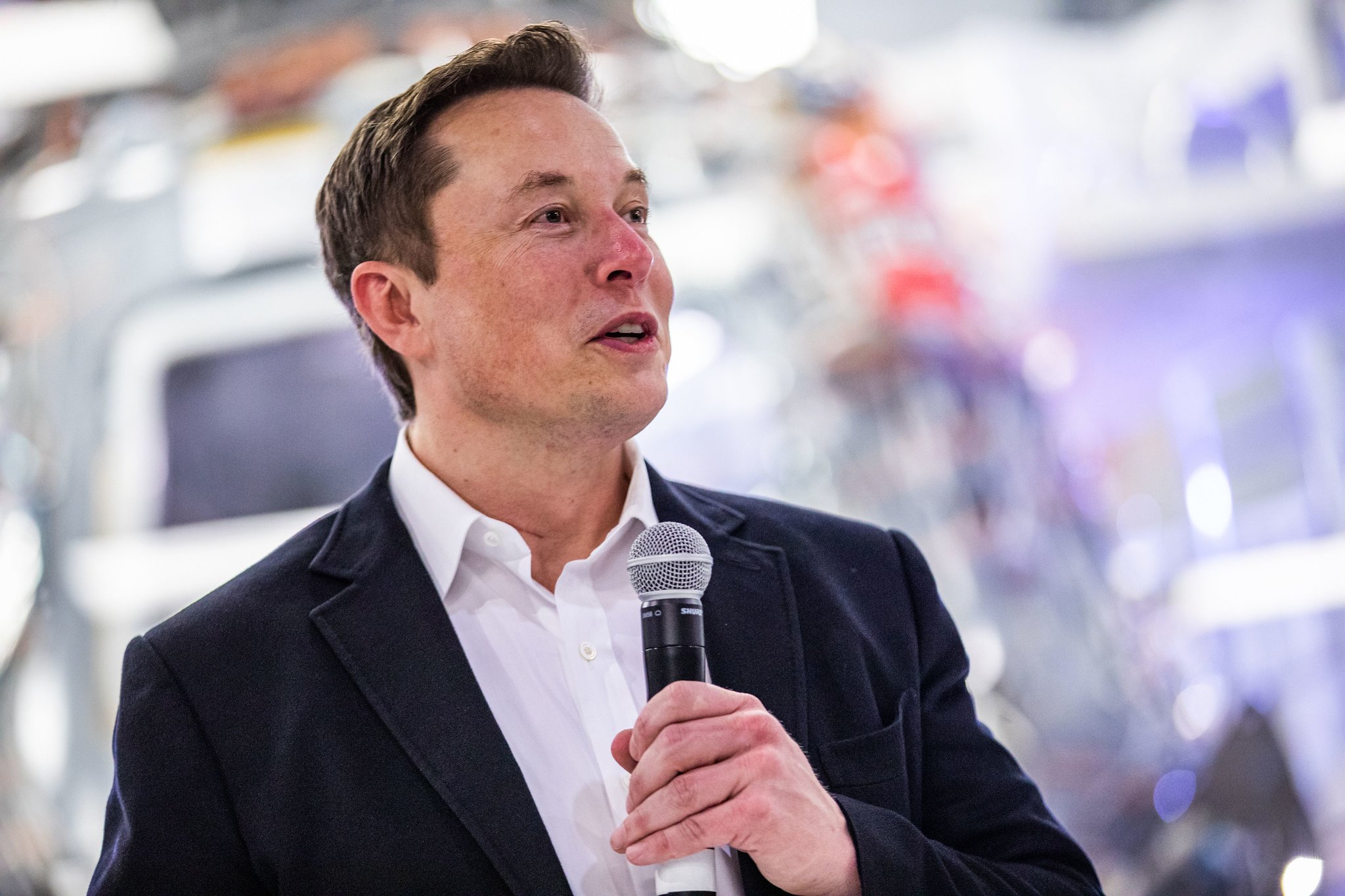 Bill Gates a fost depasit in topul bogatilor de Elon Musk