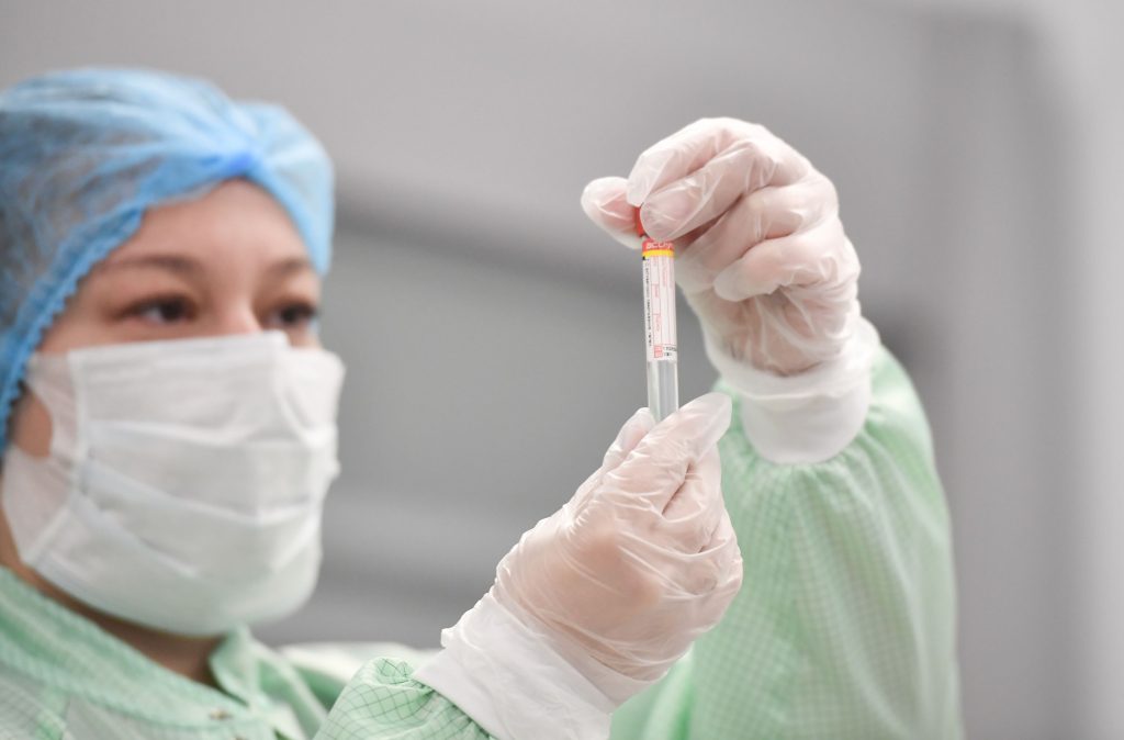 Se vor achiziționa 300 de milioane de doze de vaccin în Europa! Comisia Europeană a încheiat un un contract cu Pfizer şi BioNTech