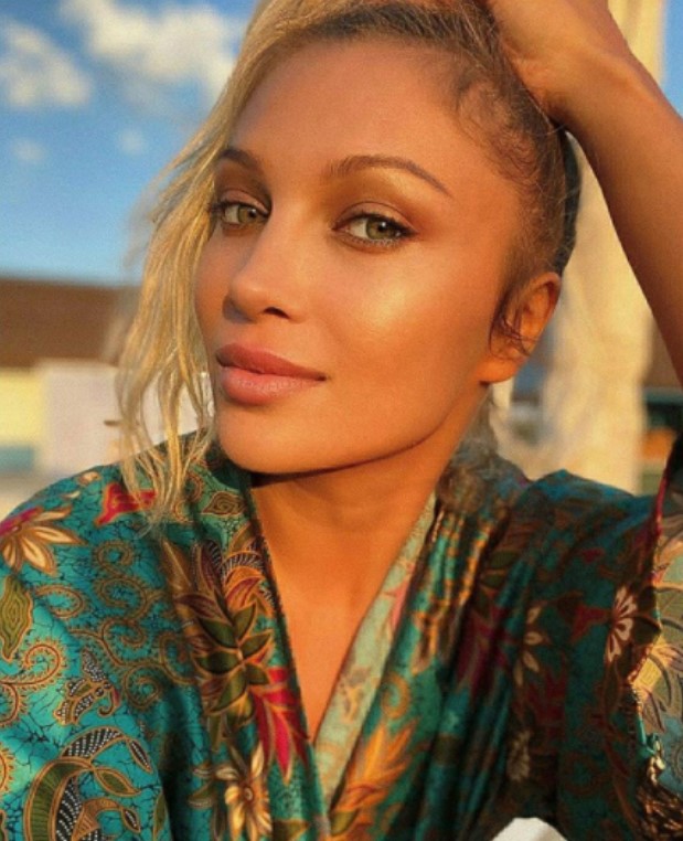 Lora a scăpat de problemele cu tenul și se bucură de o piele sănătoasă foto - Instagram