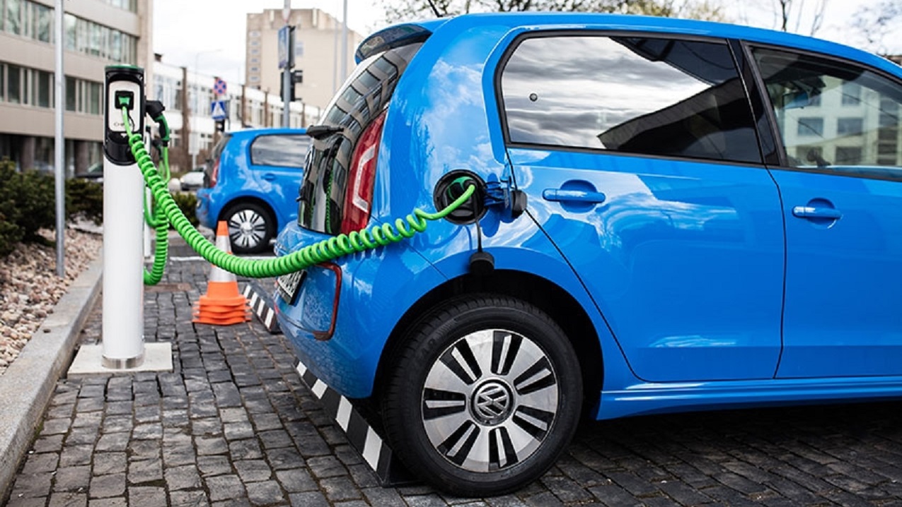 Marea Britanie interzice masinile pe benzina si motorina
