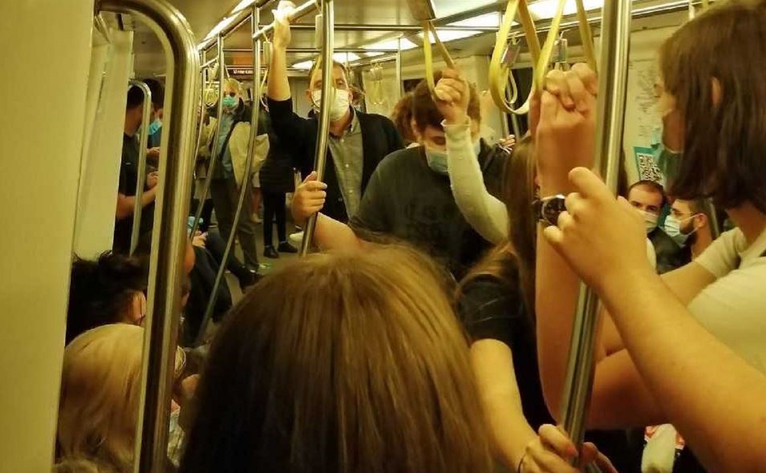 Metrorex incearca sa rezolve problema aglomerarii amgistralei 2 Pipera 