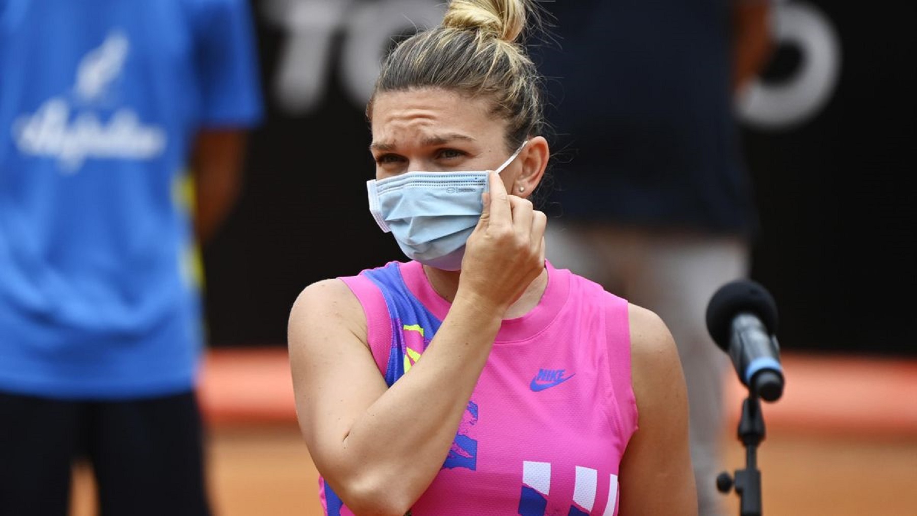 Mircea Badea a comentat în stilul său caracterisitic infectarea lui Andi Moisescu și a Simonei Halep